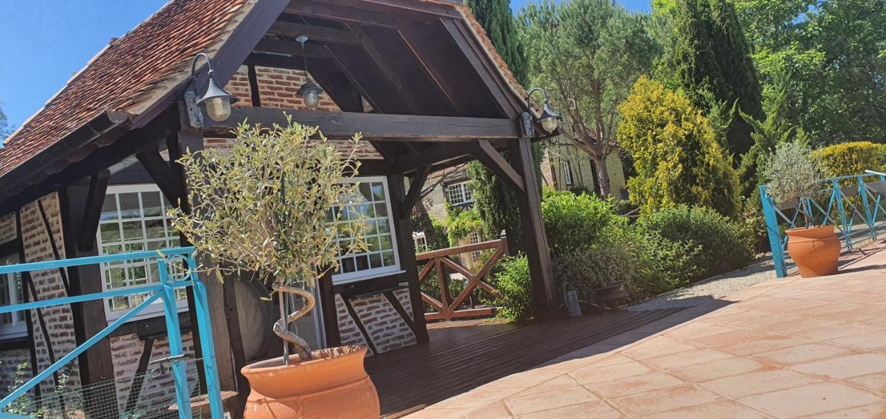 Moulin Du Soustre Bed & Breakfast